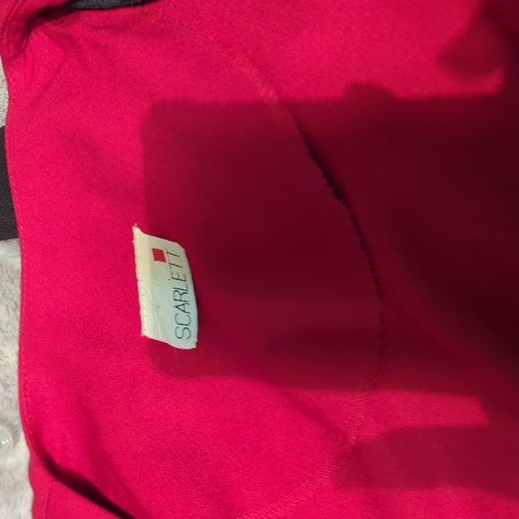 Red/black dress with jacket and side slit. - Picture 9 of 10